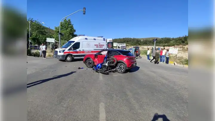 İzmir'de kaza: Motosiklet sürücüsü ağır yaralandı