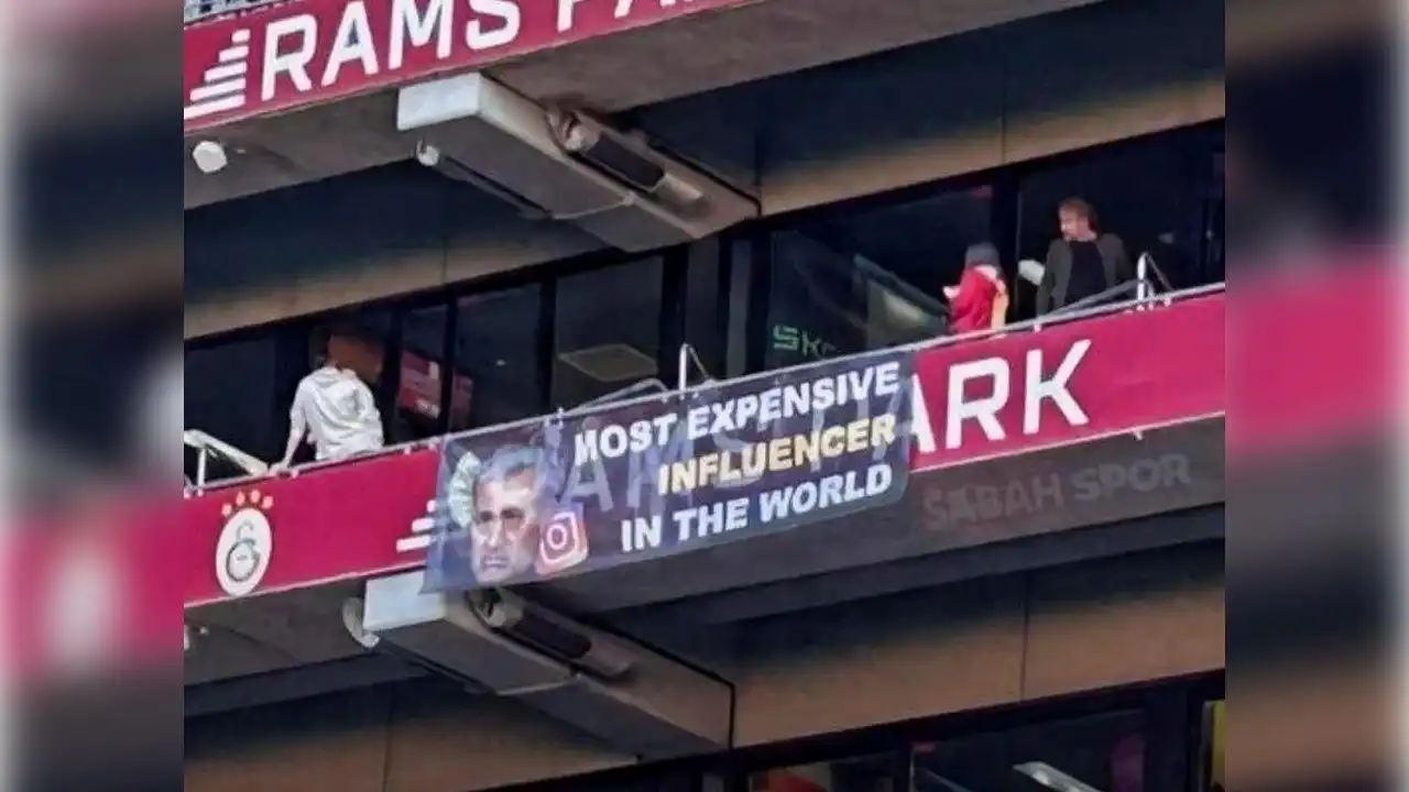 Mourinho'ya Galatasaray’dan ironik pankart haberinin görseli