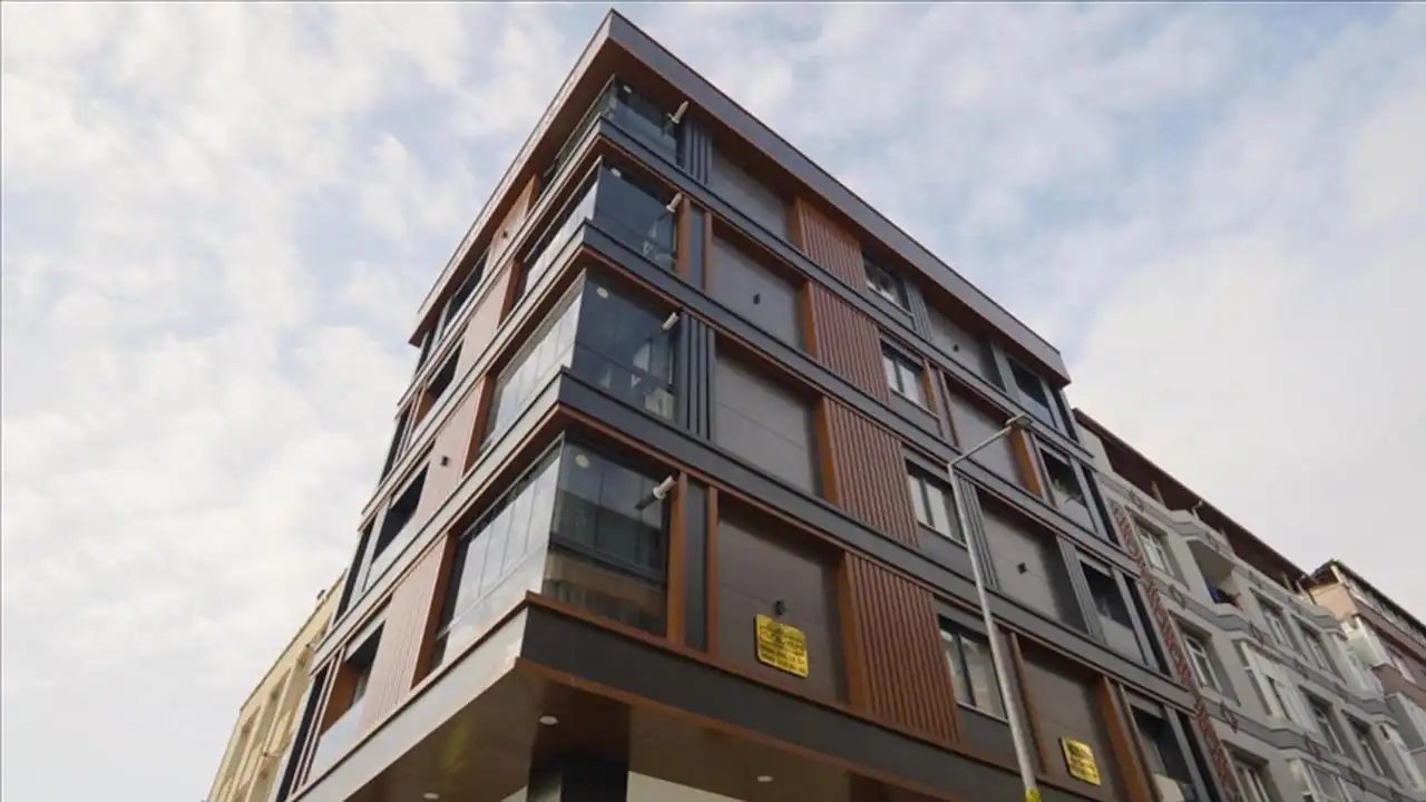 ‘Yarısı Bizden’ kampanyasıyla İstanbul'da 62 bin yapının dönüşümü devam ediyor haberinin görseli