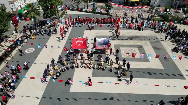 19 Mayıs Narlıdere’de coşkuyla kutlandı