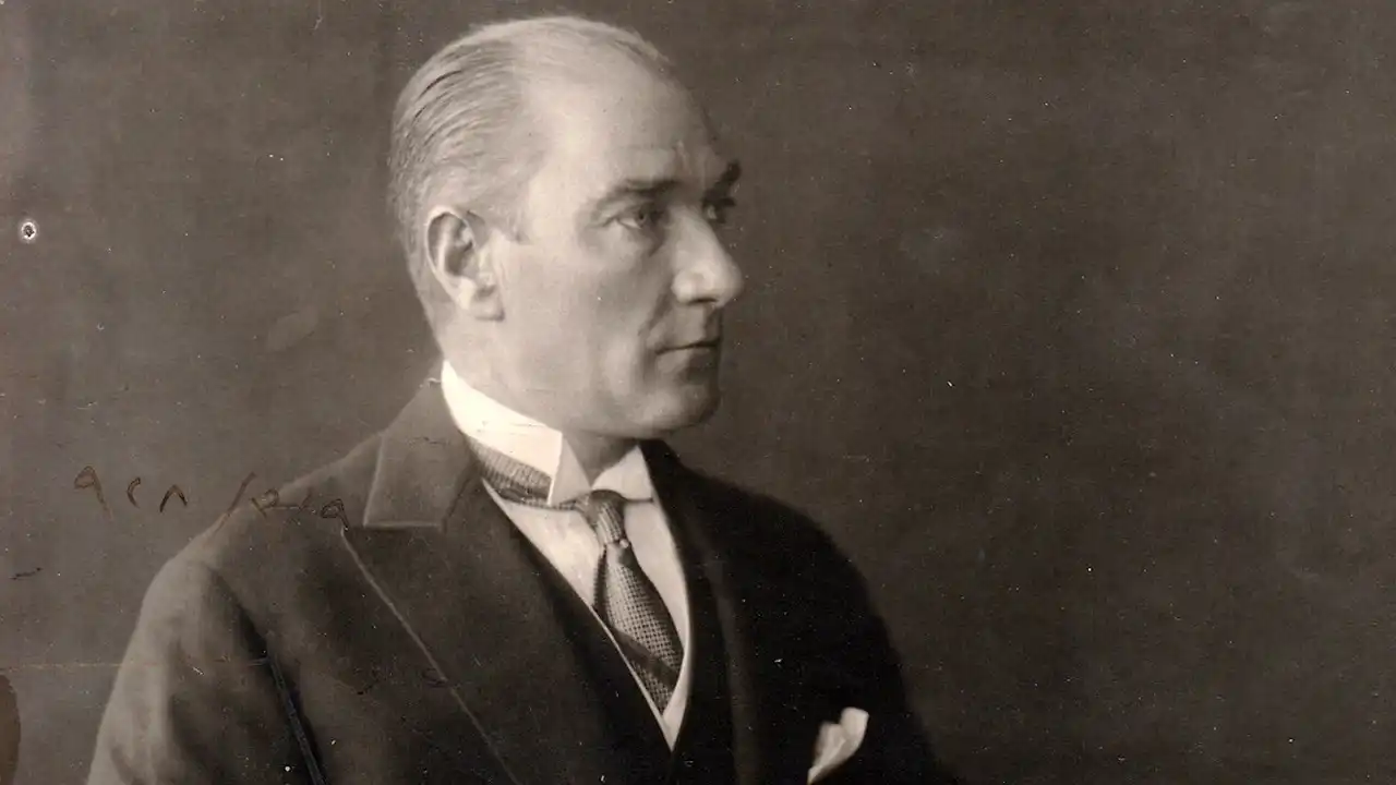 Atatürk’ün 1927 yılında çekilen fotoğraflarına ait nadir görüntüler gün yüzüne çıktı haberinin görseli