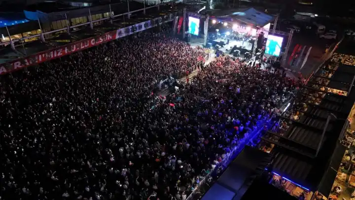 Aydın Büyükşehir Belediyesi 40 bin Aydınlı ile Gençlik ve Spor Bayramını kutladı