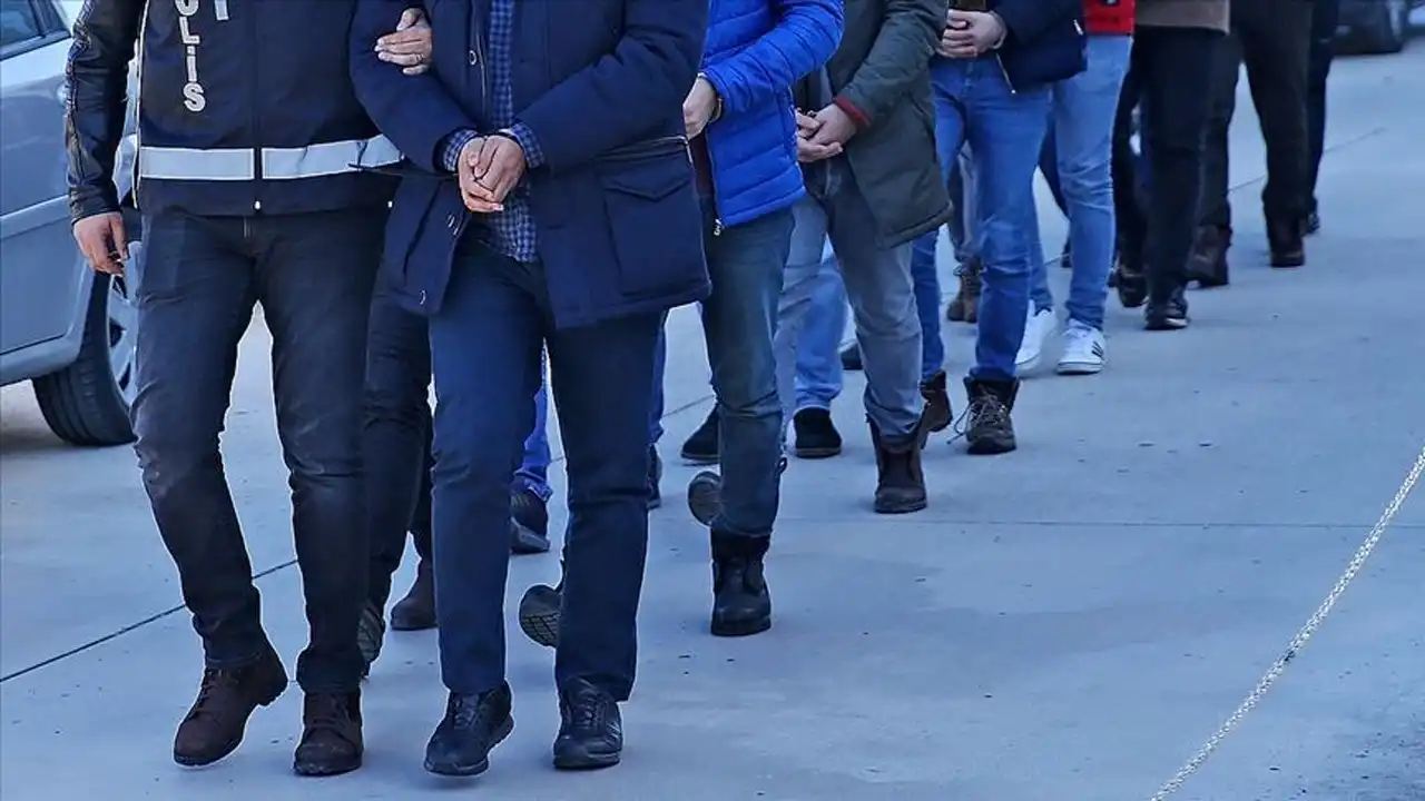 Diyarbakır’da suç örgütüne yönelik operasyon: 19 şüpheli tutuklandı haberinin görseli