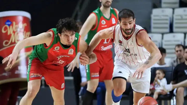 Manisa Basket ligde kaldı