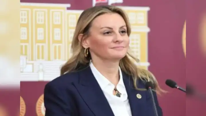 Seda Kaya Ösen CHP’ye geçti!