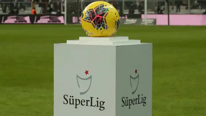 Süper Lig kulüplerinden 19 Mayıs’a özel kutlama mesajları