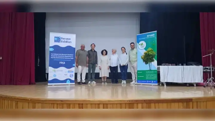 Az tüketenler için sofrada ve askıda "Buranın Balıkları"