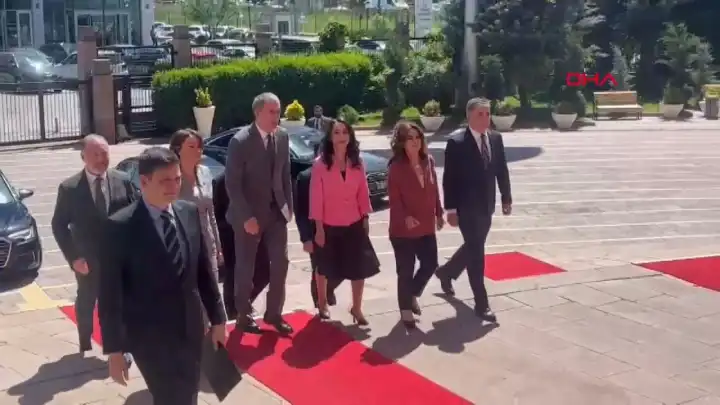 DEM Parti heyeti CHP Genel Merkezi’nde
