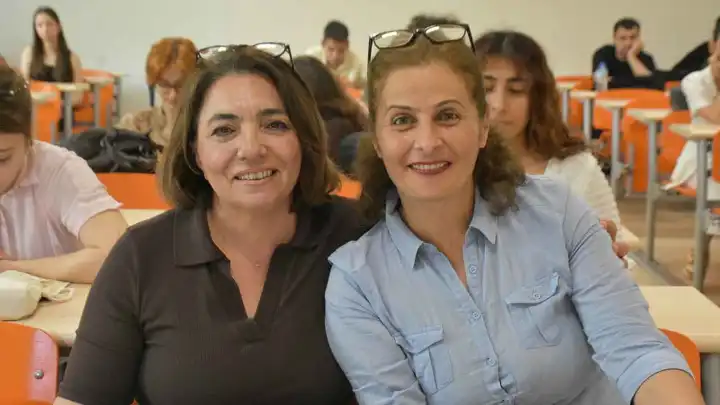 İkinci baharda aynı sıralarda: İki anne, iki hayal, tek hedef