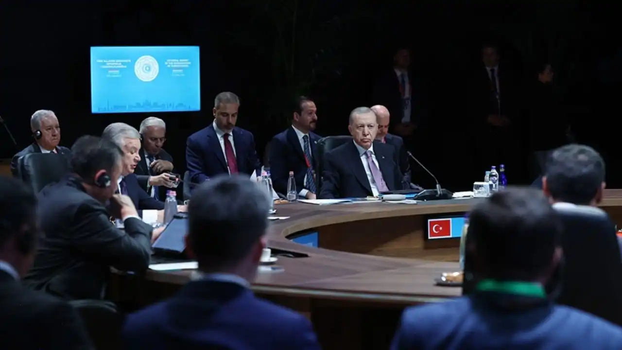 Cumhurbaşkanı Erdoğan’dan Macaristan’da Gazze mesajı: Sivil halk adeta cehennemi yaşıyor haberinin görseli