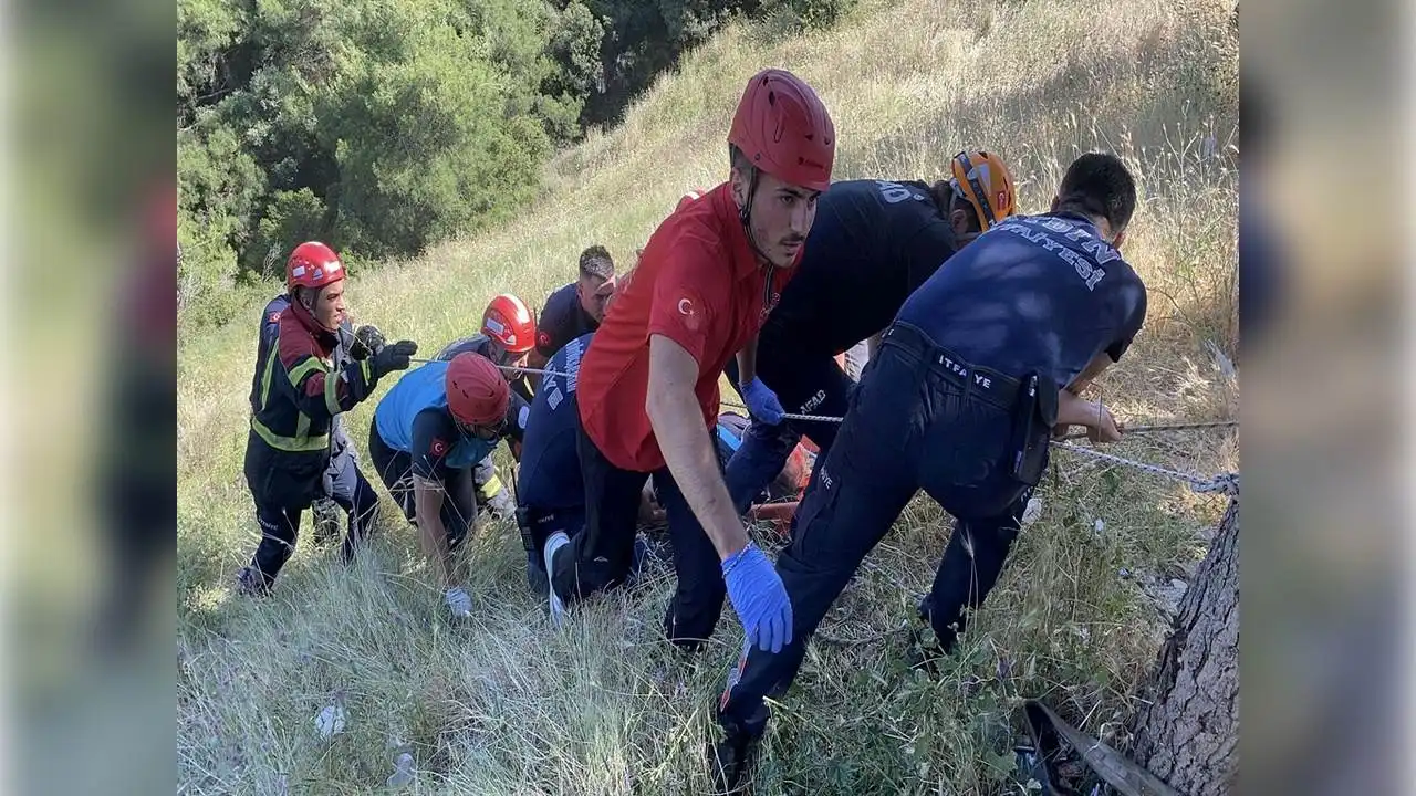 Eski il gençlik kolları başkanı motosikletle uçurumdan uçtu haberinin görseli