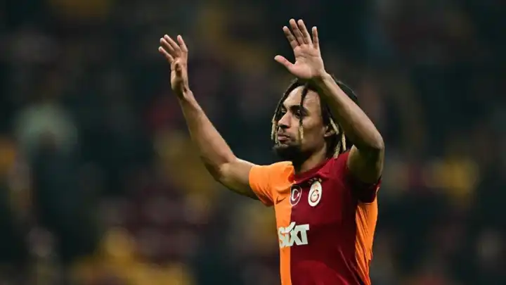 Galatasaray’dan Sacha Boey hamlesi: Bayern Münih’ten Galatasaray’a dönecek mi?