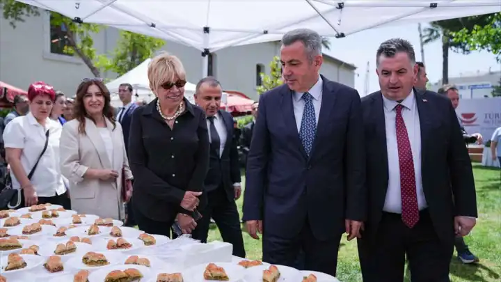 Türk Mutfağı Haftası'nda İzmir'in geleneksel lezzetleri ziyaretçilerle buluşuyor