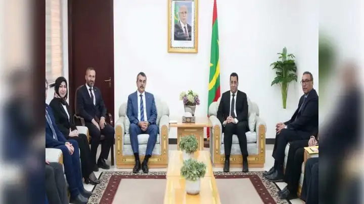 Bakan Tekin, Moritanya Başbakanı Djay ile bir araya geldi