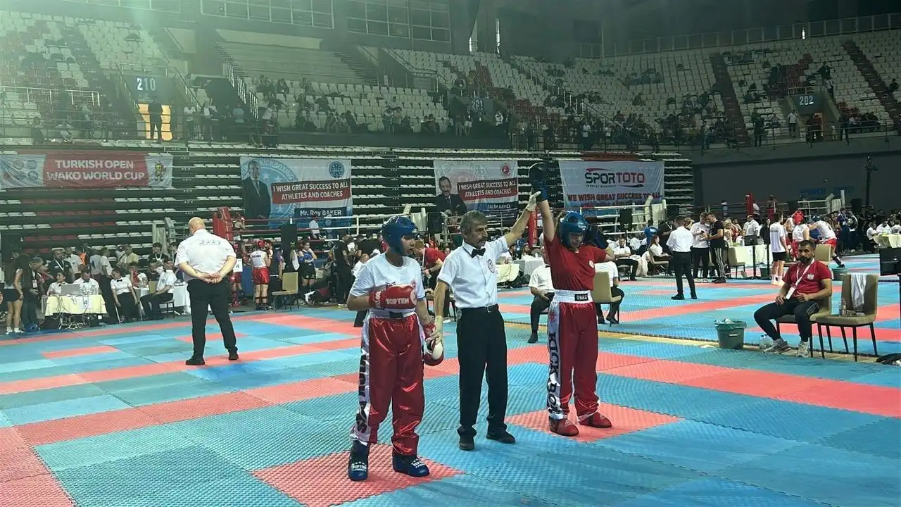 Bayraklılı sporcular zirvede haberinin görseli