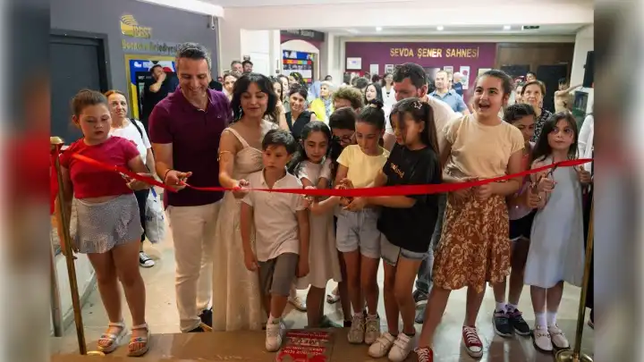 Bornova’da Yıl Sonu Resim Sergisi