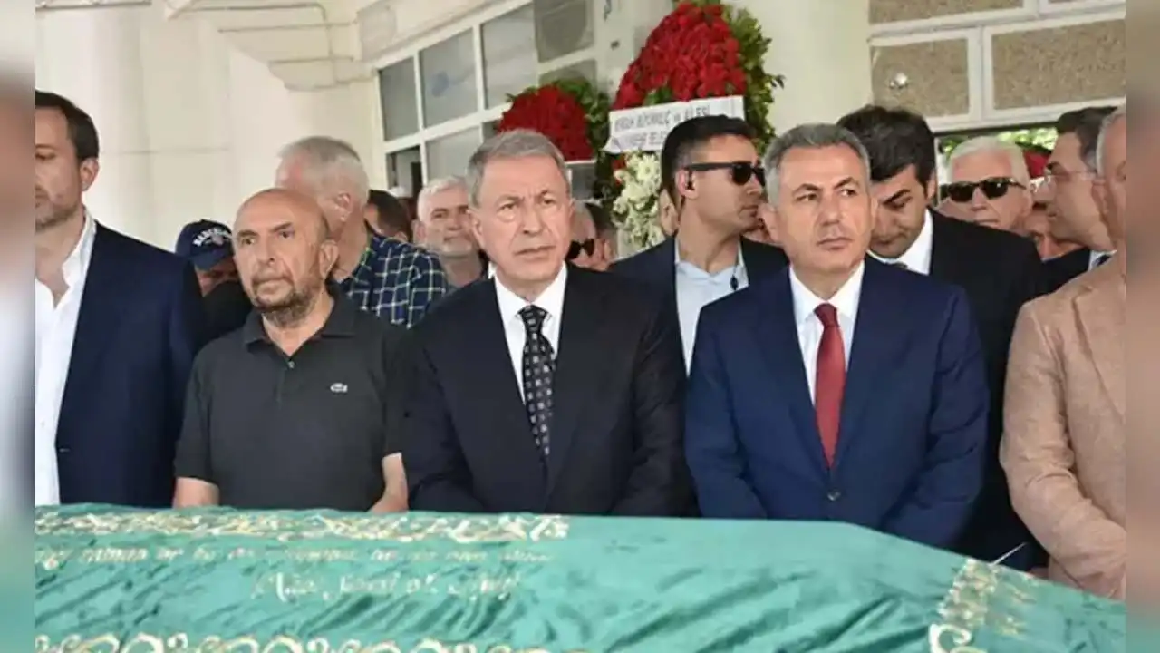 Hulisi Akar'ın acı günü haberinin görseli