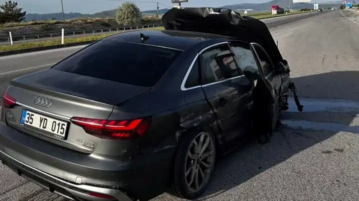 İzmirli eski vekil trafik kazası geçirdi