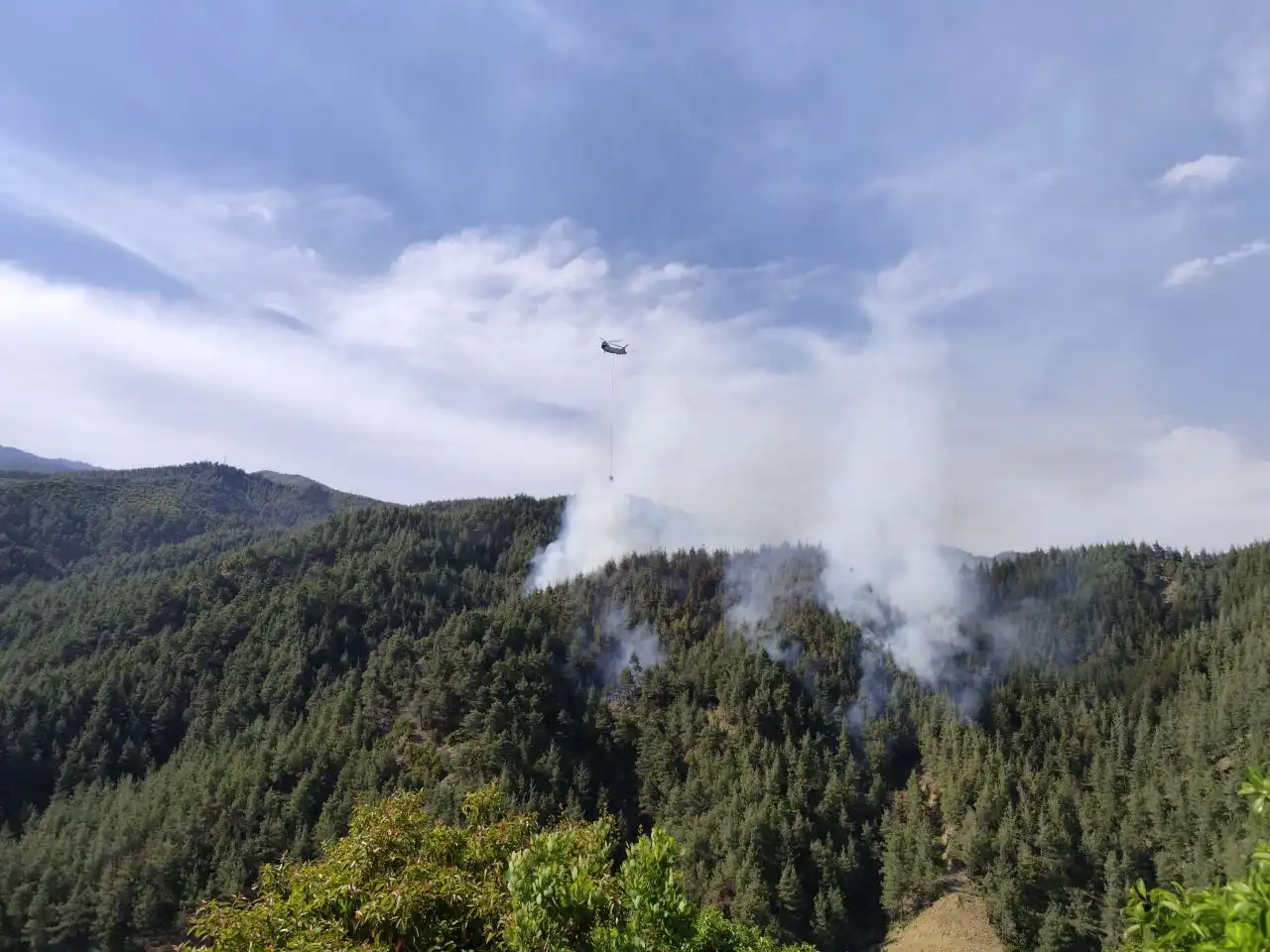 Kahramanmaraş’ta orman yangını: 5 helikopter devrede haberinin görseli