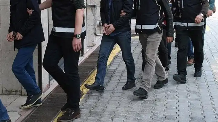 36 ilde FETÖ baskını: Çok sayıda zanlı yakalandı