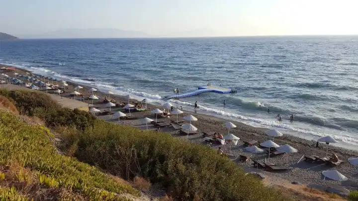 Cebinizi yormadan tatil yapın: İzmir’in gizli plajı keşfedilmeyi bekliyor