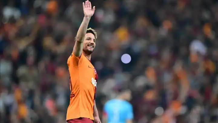 Galatasaray'da şampiyonluk sonrası gündem transfer: Kimler gidiyor, kimler kalıyor?