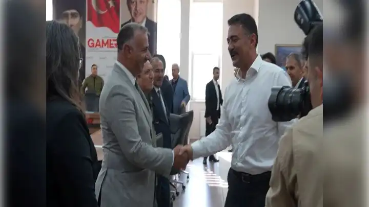 İçişleri Bakanlığı emrine alınan eski Tunceli Valisi, kentten ayrıldı