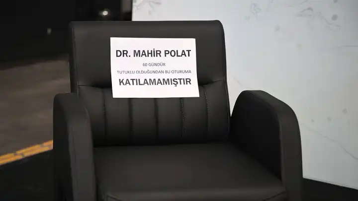 Tutuklu Mahir Polat toplantıya katılamadı