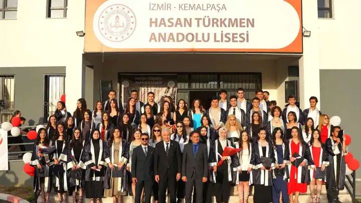 Başkan Türkmen Hasan Türkmen Anadolu Lisesi'nin mezuniyetine katıldı