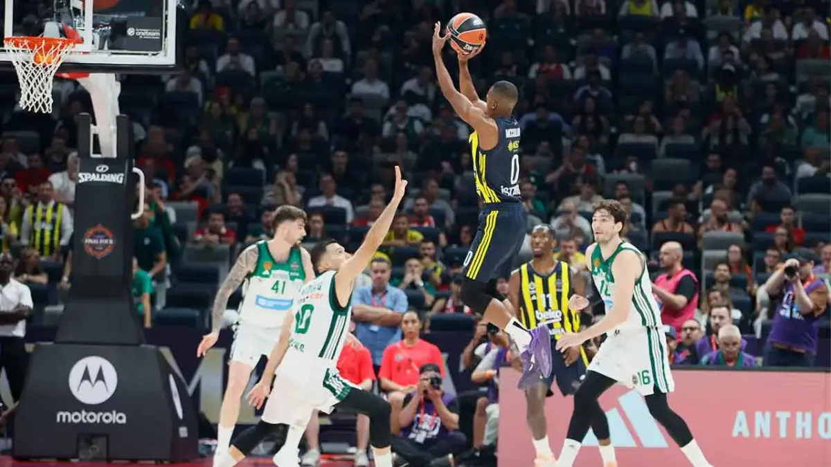 Eski Karşıyakalı Errrick McCollum büyük oynadı  haberinin görseli