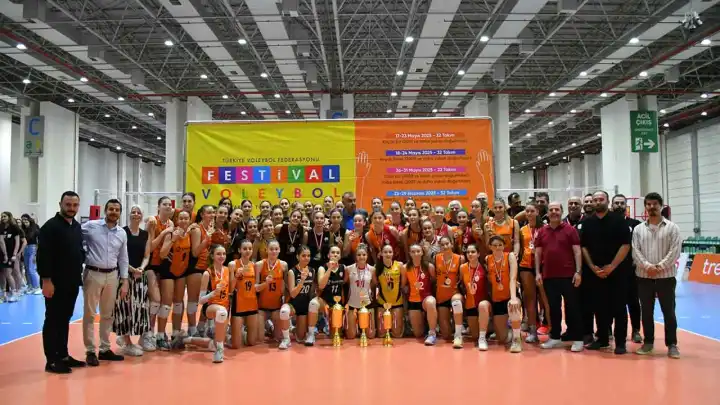 Festival Voleybol sona erdi 