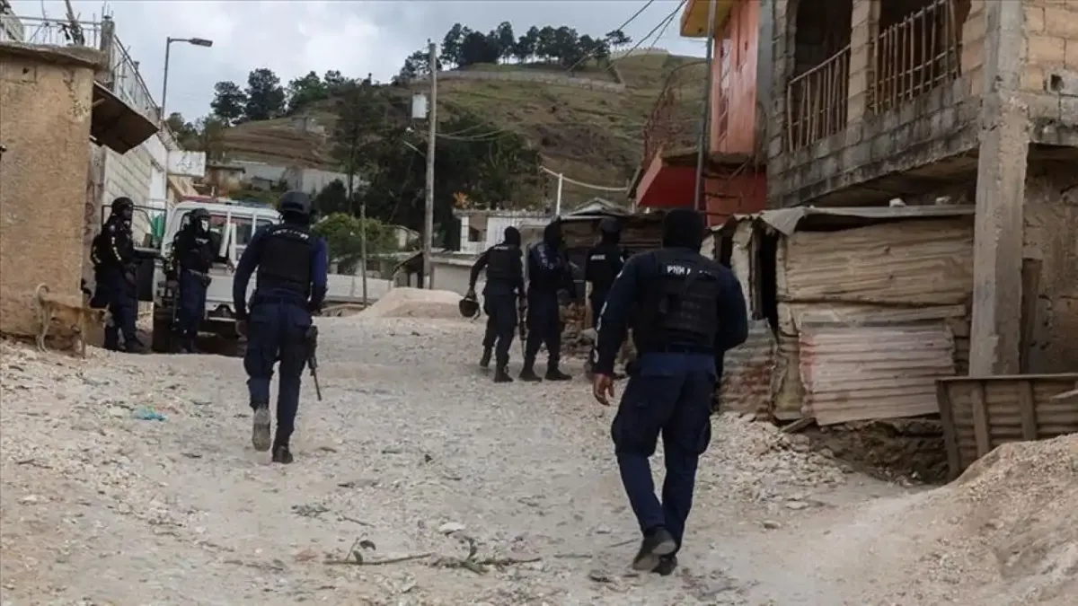 Haiti'de çete katliamı: Aralarında çocukların da olduğu en az 50 kişi hayatını kaybetti haberinin görseli