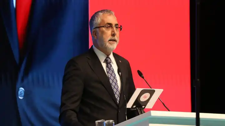 Bakan Işıkhan: Önceliğimiz işin geleceğinden önce işçimizin geleceği