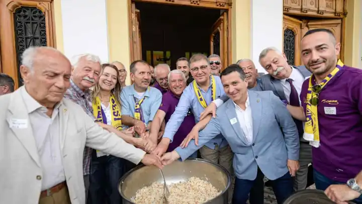 Başkan Cemil Tugay: Hepimizin İzmir'e borcu var