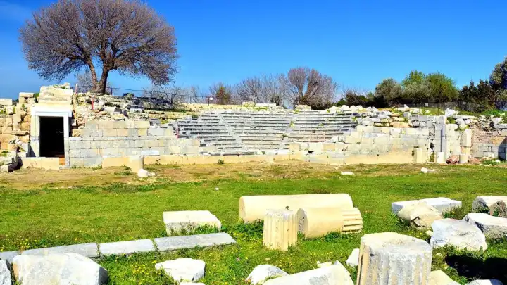 Teos Antik Kenti nerede? Teos Antik Kenti giriş ücreti ne kadar? haberinin görseli