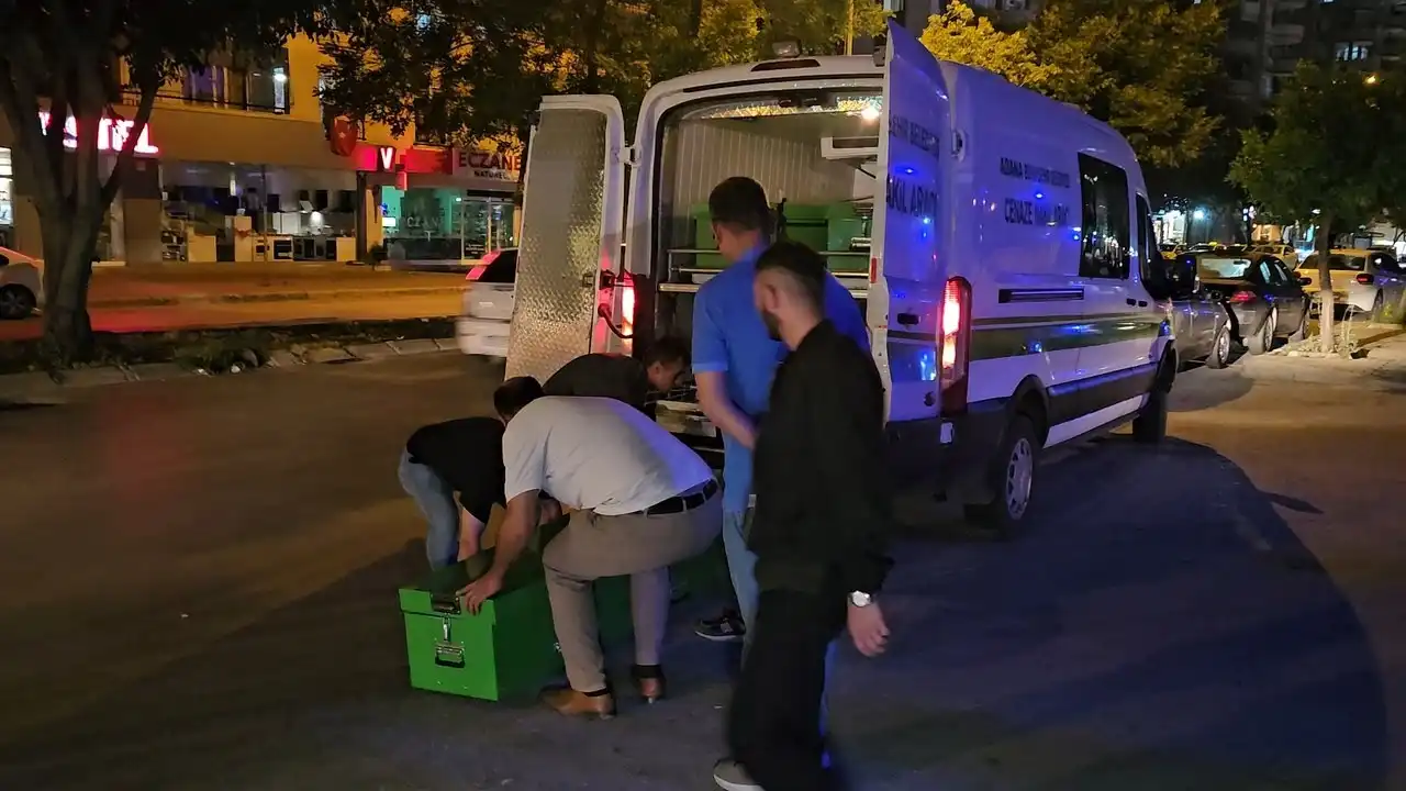 4 saat boyunca annesinin cenazesini aradı haberinin görseli