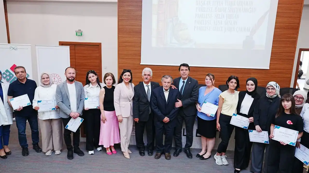 İzmir’de Cengiz Aytmatov paneli  haberinin görseli