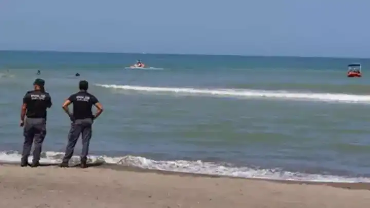 İzmir haber: Kurtarmak için girdiği denizde boğuldu
