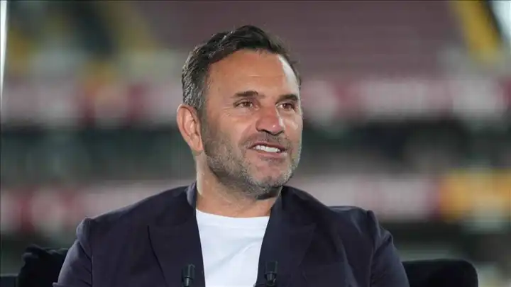 Okan Burak'tan  Mourinho'ya çarpıcı sözler:Kupayı hep stadyumda alıyorduk. Bu kez Yenikapı'da aldık haberinin görseli