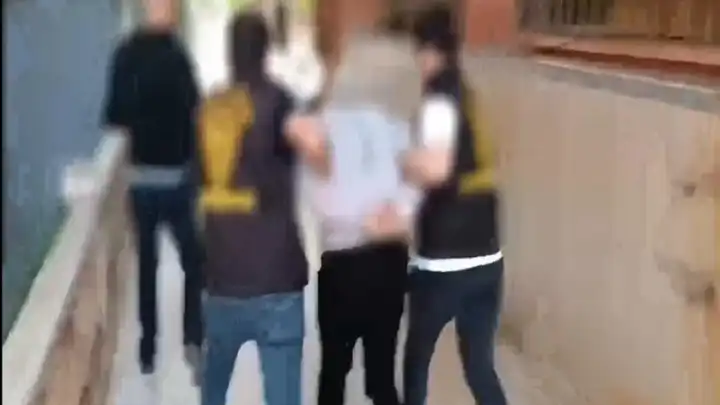 Polisi 'beybi' müşteriyi 'koli' diye şifrelemişler: Fuhuş şebekesine dev operasyon! haberinin görseli