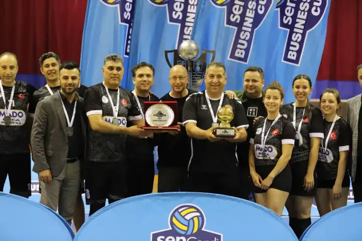 Tepecik Hastanesi Voleybol Takımı Türkiye Şampiyonası'na yükseldi haberinin görseli