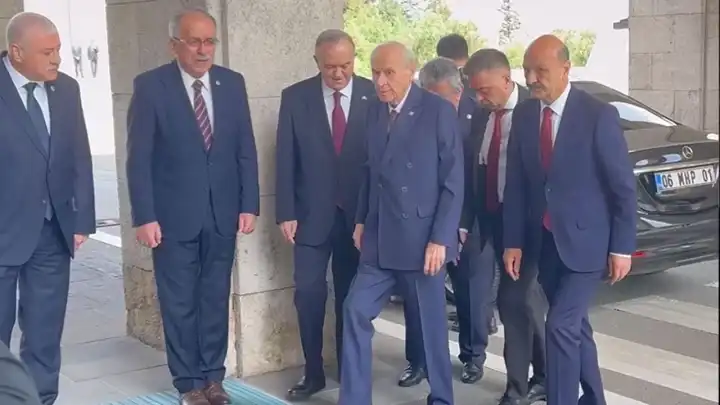 Bahçeli  TBMM'ye geldi! haberinin görseli