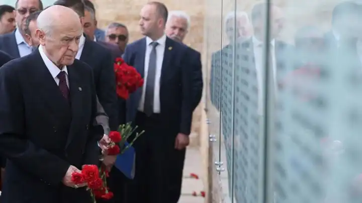 Bahçeli Ülkücü Şehitler Anıtı'nı ziyaret etti!