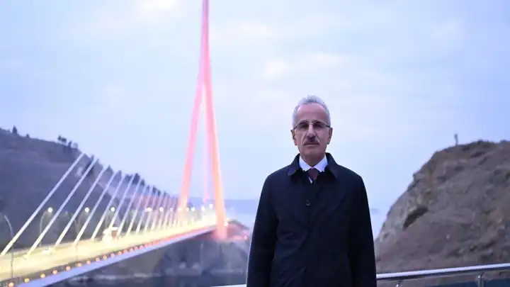 Bakan Uraloğlu:Çanakkale köprüsü tarihe geçti! haberinin görseli