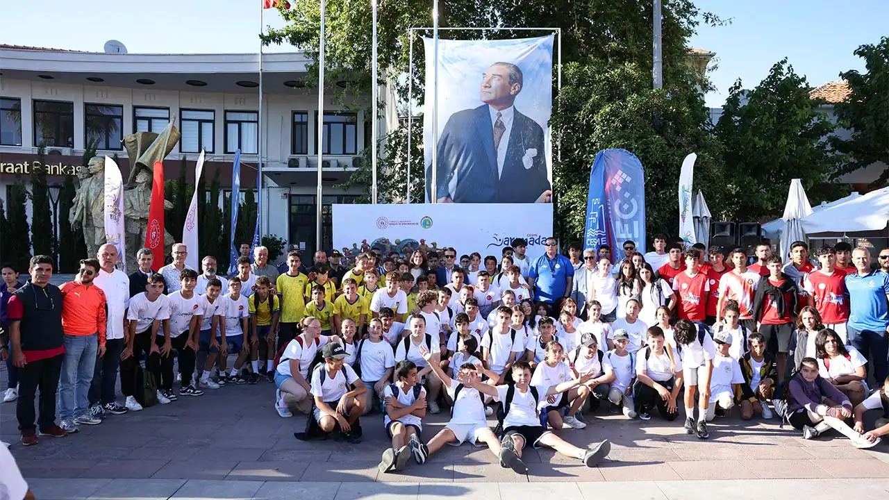 Çeşme’de 18. Yarımada Spor Oyunları coşkusu başladı haberinin görseli
