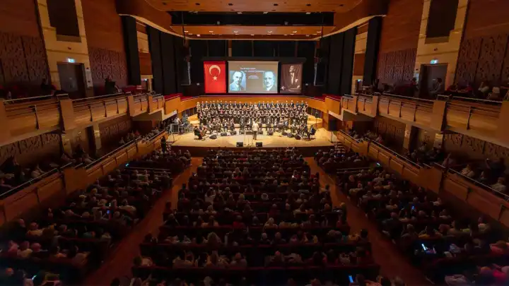 İzmir Büyükşehir Klasik Türk Müziği Korosu’ndan Yaza Merhaba’ konseri haberinin görseli