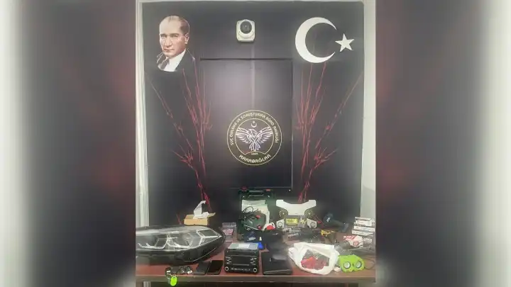 İzmir haber: İş yerlerinden hırsızlık yapan zanlılar tutuklandı