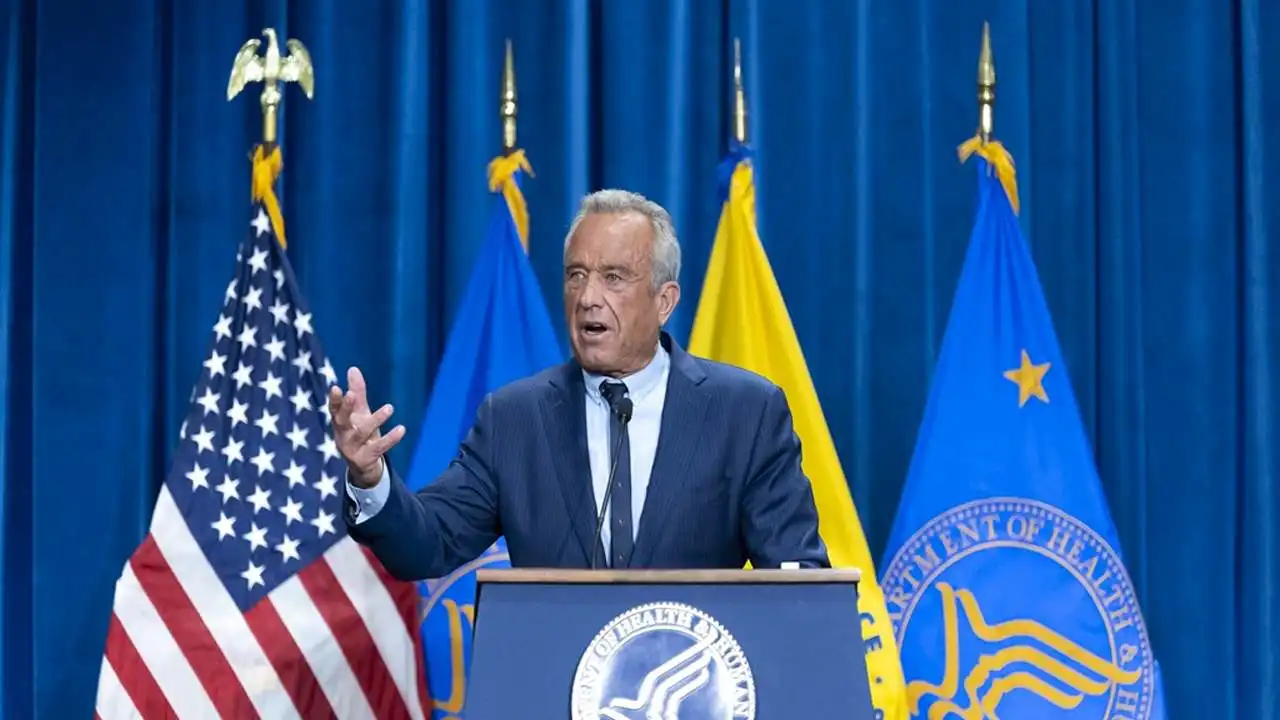  ABD Sağlık Bakanı Robert F. Kennedy Covid-19 aşılarıyla ilgili çarpıcı açıklamalarda bulundu! haberinin görseli