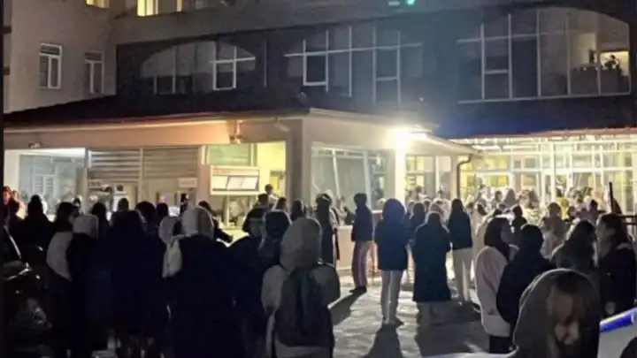 Bolu’da deprem: Öğrenciler panikle dışarıya çıktı