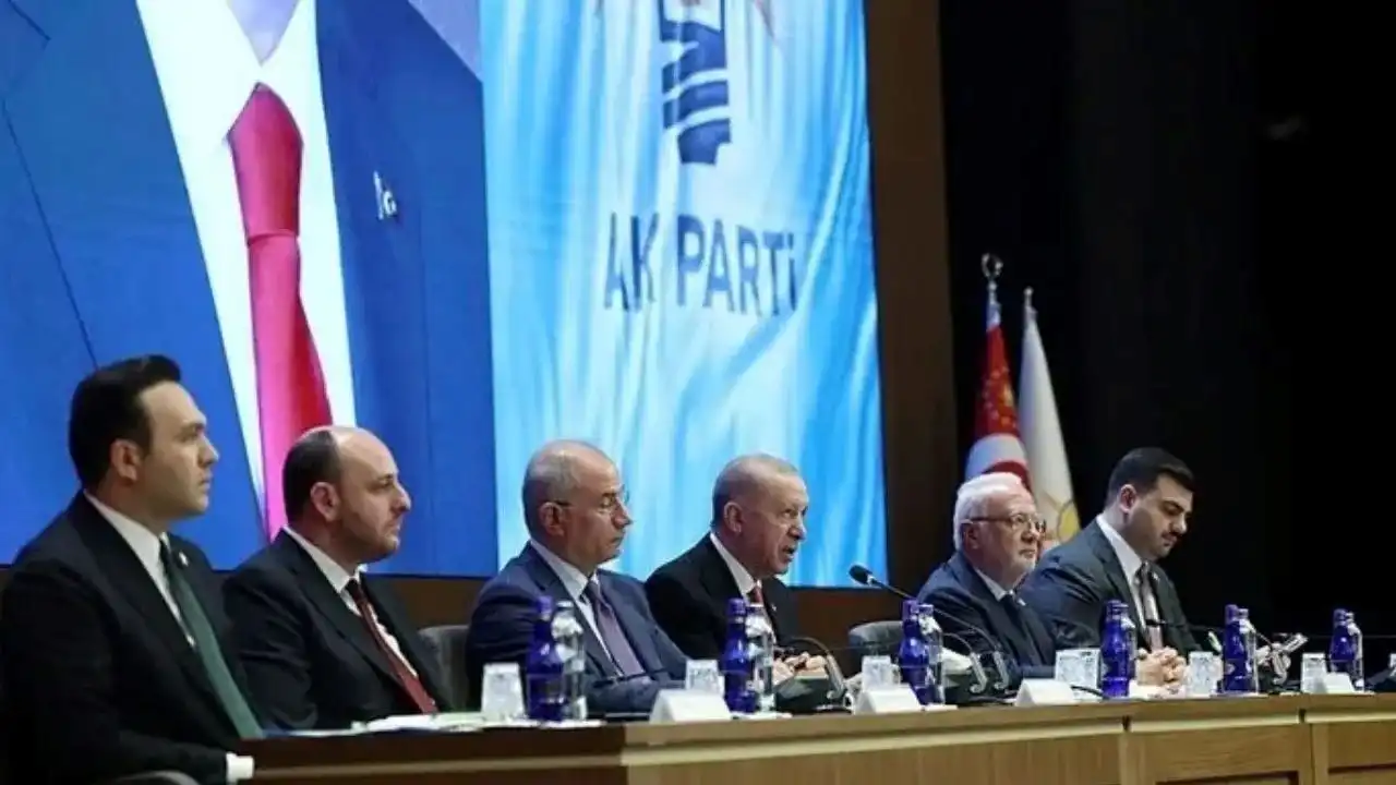 Cumhurbaşkanı Erdoğan'ın yeni anayasa için görevlendirdiği 10 isim belli oldu haberinin görseli